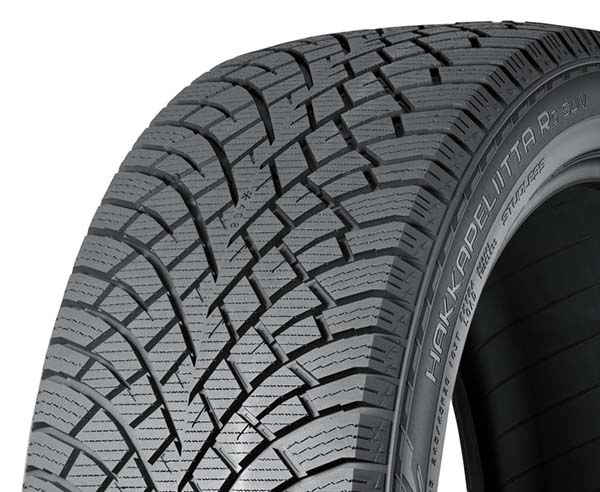Nokian-Tyres-Hakkapeliitta-R5-EV-SilentDrive-1
