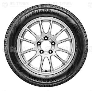 Yokohama Ice Guard IG60 215/55 R18 99Q